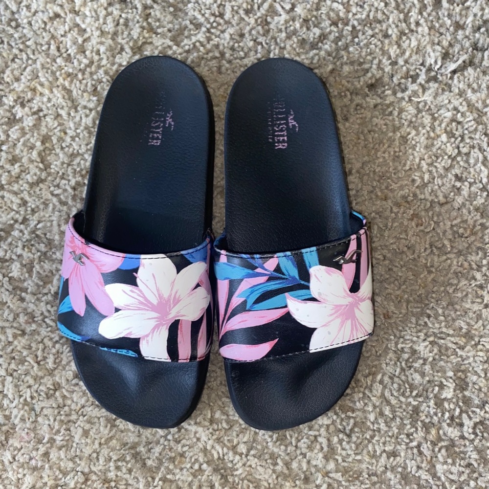 Hollister floral slides